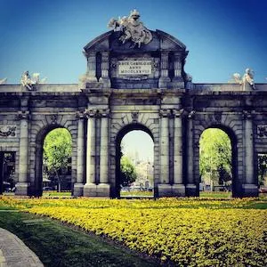 2546f2ba03905f6677ef79087fa7ad6e-1920w